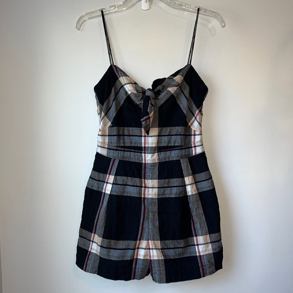 🏷️ 2/$20 Club Monaco Plaid Tie Front Romper - Picture 2 of 13